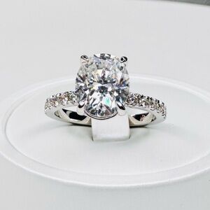 MOISSANITE CLASSIC ENGAGEMENT RING 3 Carat